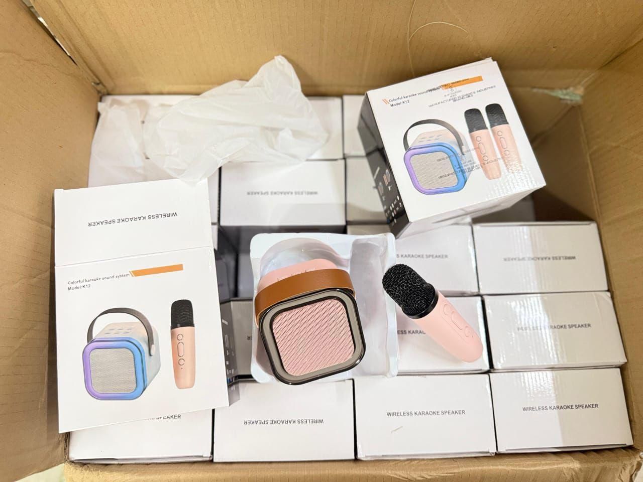 Box containing cosmetic products and packaging